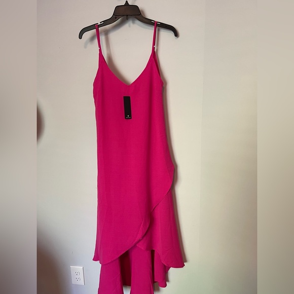 Lulus Dresses & Skirts - Host pick!! NWT Lulu’s high low hot pink dress